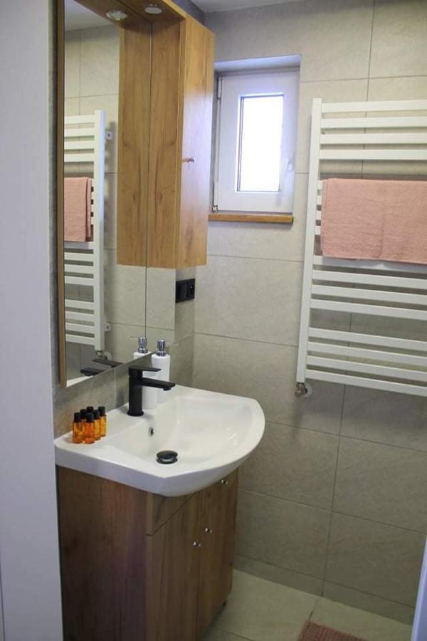 Apartamenty Fredry Леско Екстериор снимка