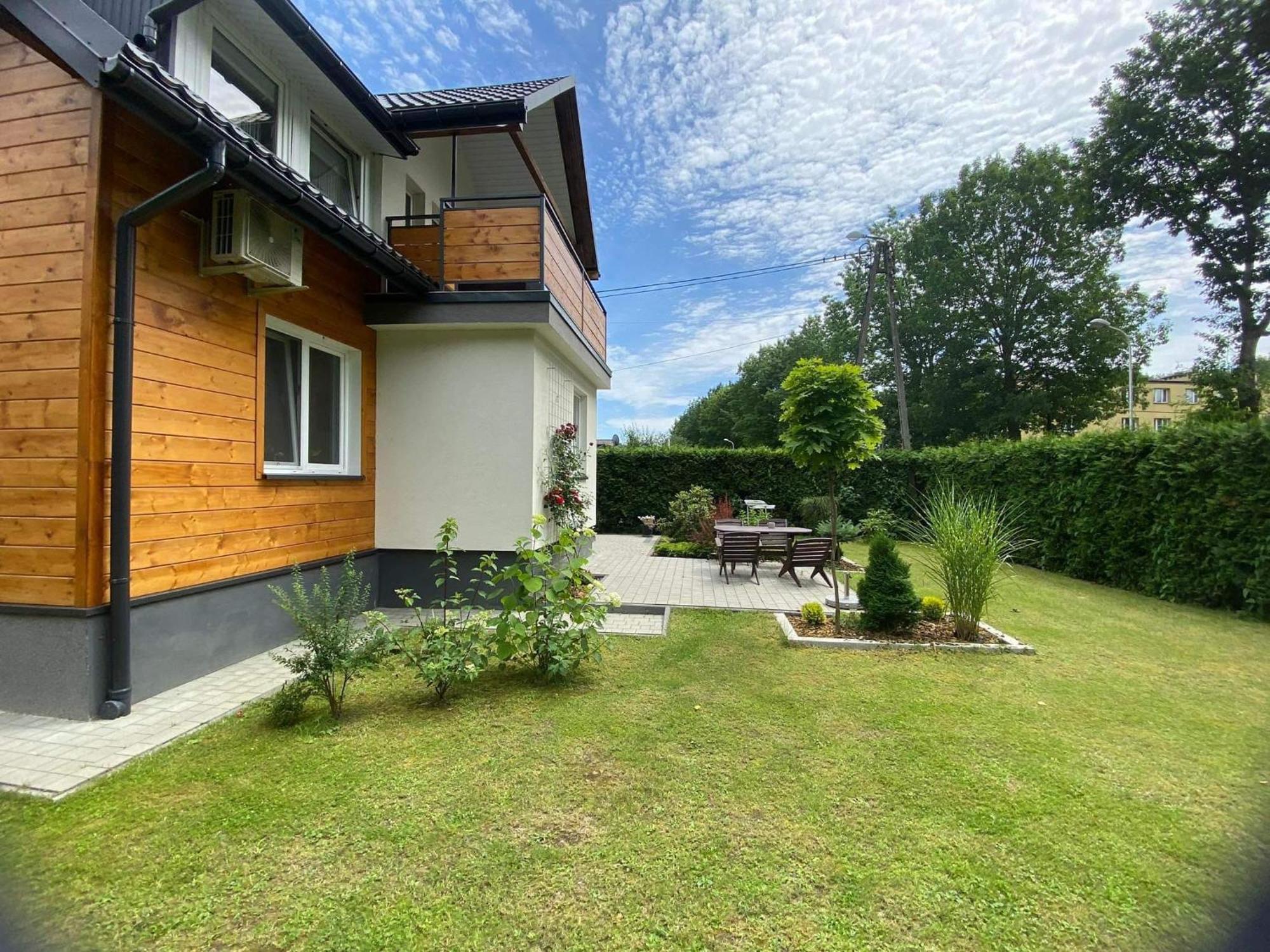 Apartamenty Fredry Леско Екстериор снимка