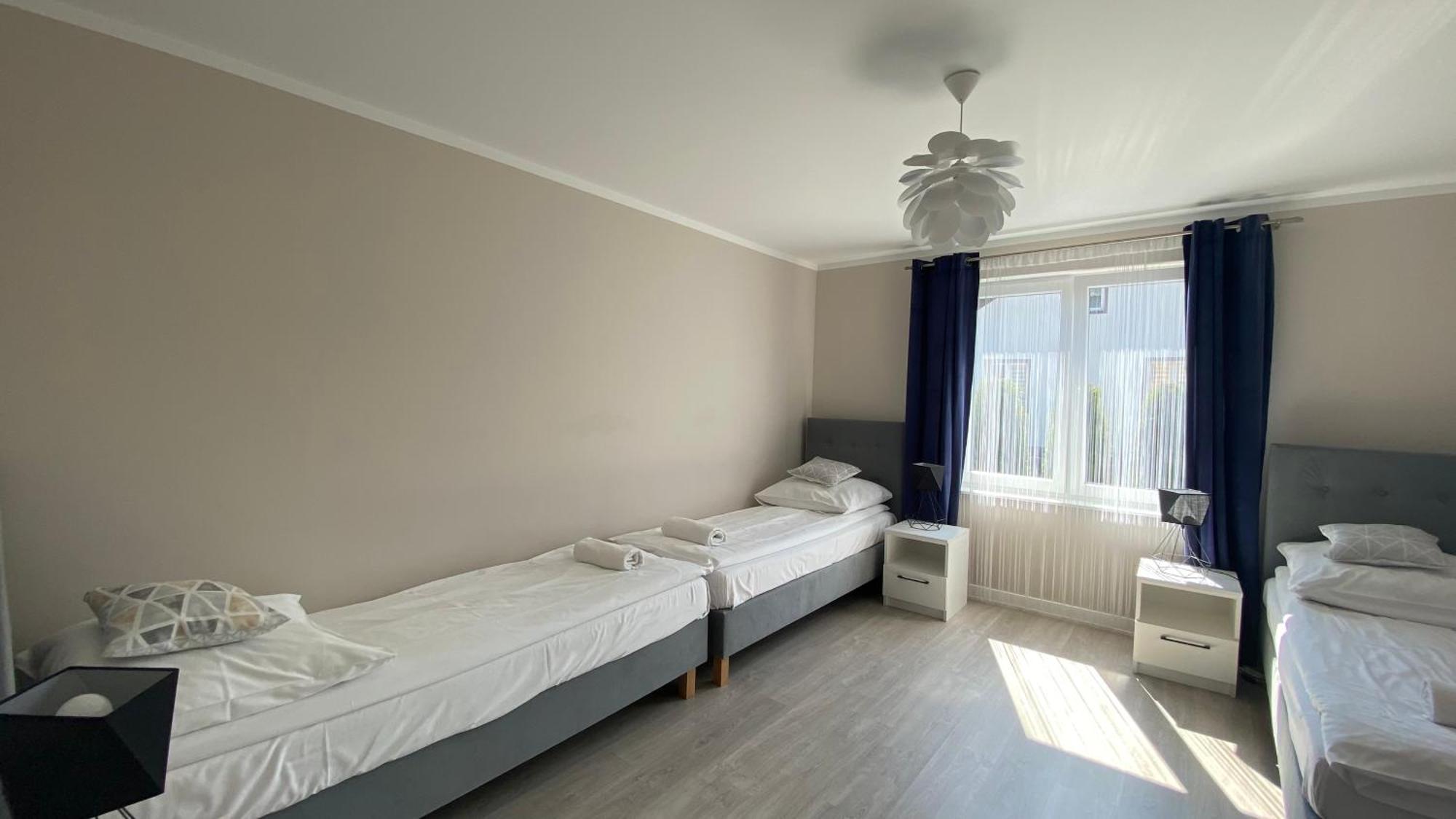Apartamenty Fredry Леско Екстериор снимка